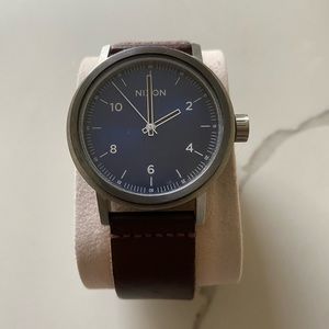 Nixon stark leather